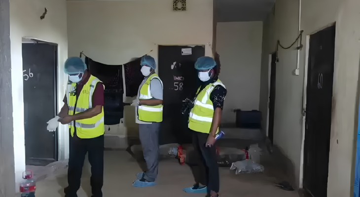 সাভারে বন্ধ ঘর থেকে ৩ জনের অর্ধগলিত মরদেহ উদ্ধার